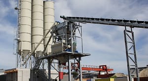 Trémie tampon galvanisée à chaud et bascule eau INOX